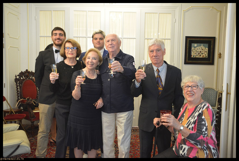 2022-09-28-(11h26m16s)-dsc_0102-mama-razzi-encadree.jpg