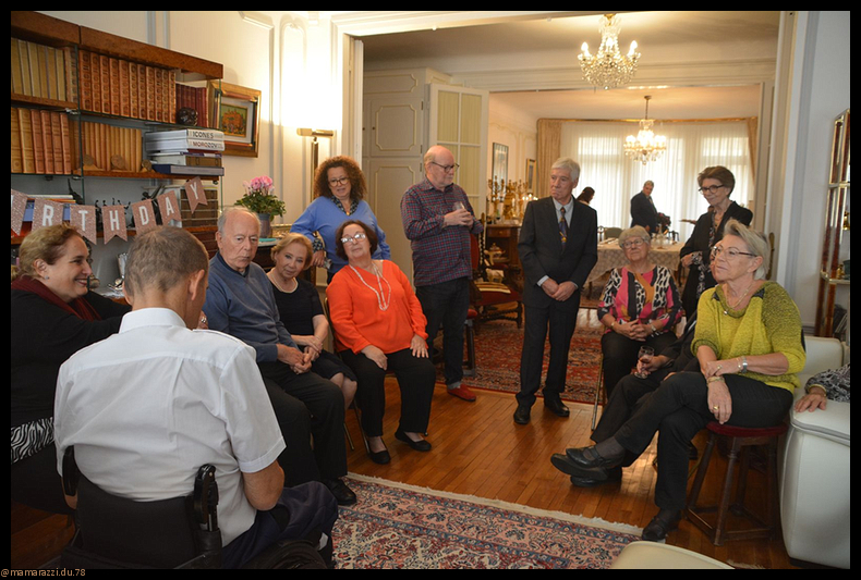 2022-09-28-(13h53m40s)-dsc_0511-mama-razzi-encadree.jpg