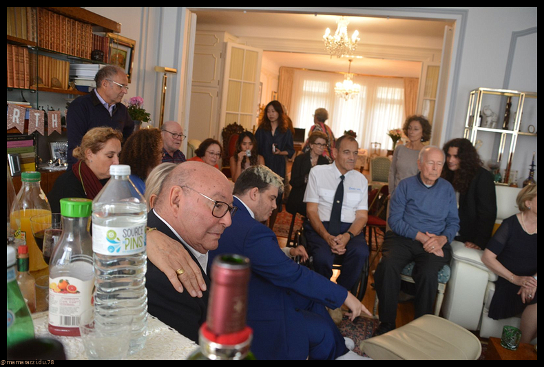 2022-09-28-(14h51m38s)-dsc_0653-mama-razzi-encadree.jpg