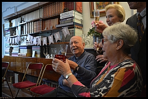 2022-09-28-(11h29m16s)-dsc_0123-mama-razzi-encadree.jpg 2022-09-28-(11h29m16s)-dsc_0123-mama-razzi-encadree.jpg