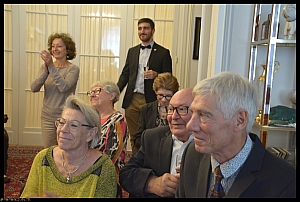 2022-09-28-(14h18m50s)-dsc_0594-mama-razzi-encadree.jpg 2022-09-28-(14h18m50s)-dsc_0594-mama-razzi-encadree.jpg